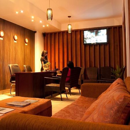 Holidaymakers Inn Hulhumale Exterior photo