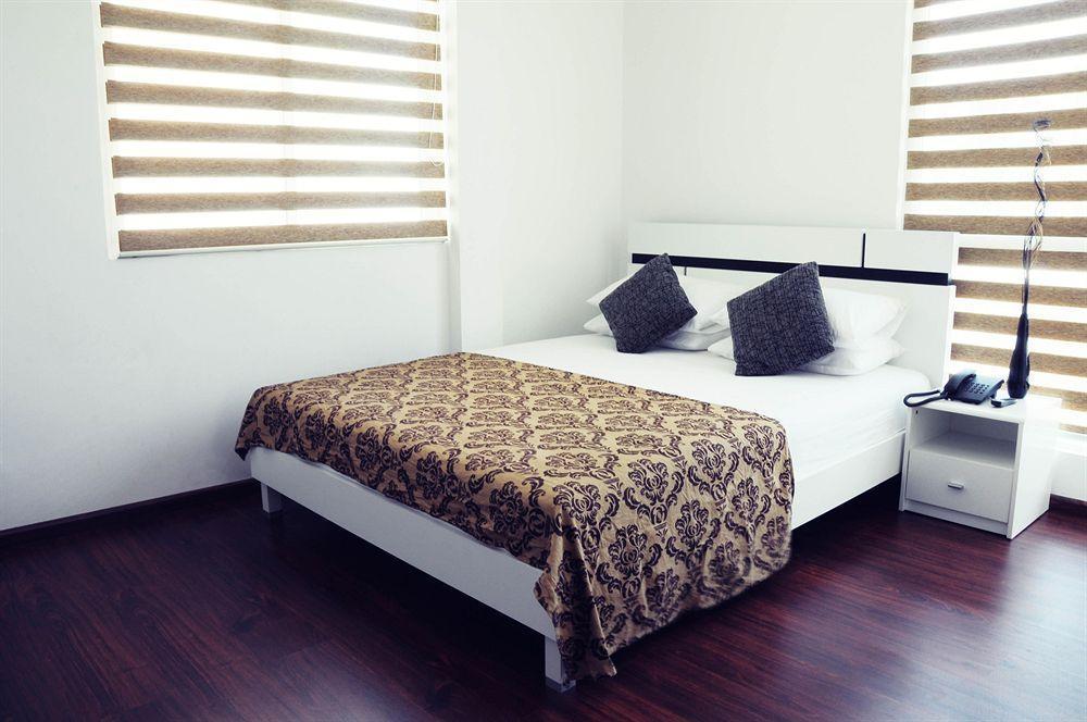 Holidaymakers Inn Hulhumale Exterior photo
