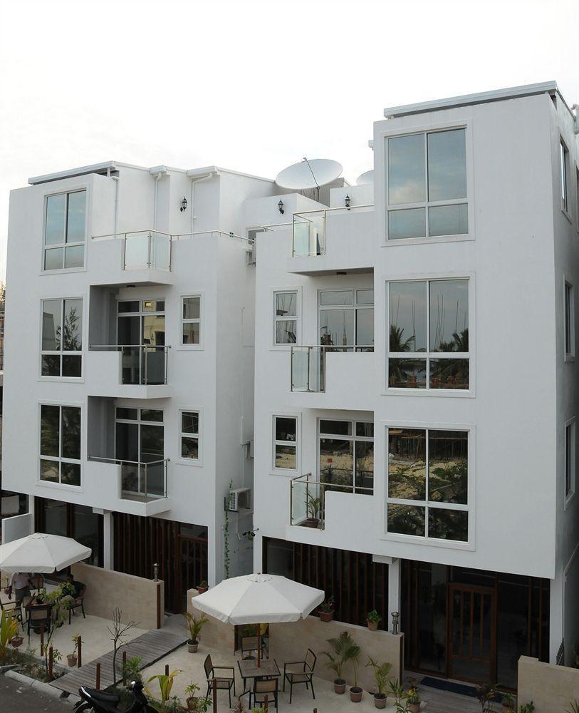 Holidaymakers Inn Hulhumale Exterior photo