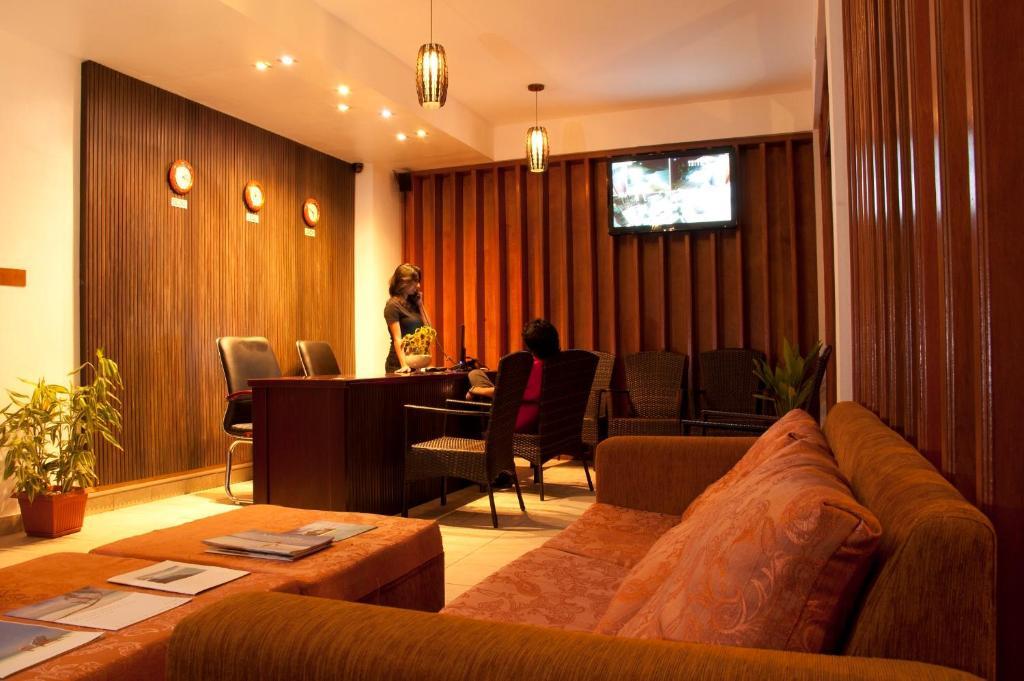 Holidaymakers Inn Hulhumale Exterior photo